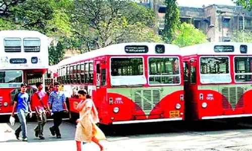 5 साल में बेस्ट की 2160 बसें रद्द हो गईं, सिर्फ 37 नई बसें खरीदी गईं 5 साल में बेस्ट की 2160 बसें रद्द हो गईं, सिर्फ 37 नई बसें खरीदी गईं