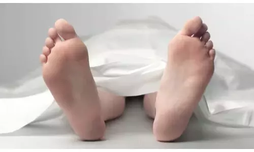 CRIME: देवी काली के दर्शन न मिलने पर पुजारी ने काटा अपना गला, दर्दनाक मौत CRIME: देवी काली के दर्शन न मिलने पर पुजारी ने काटा अपना गला, दर्दनाक मौत