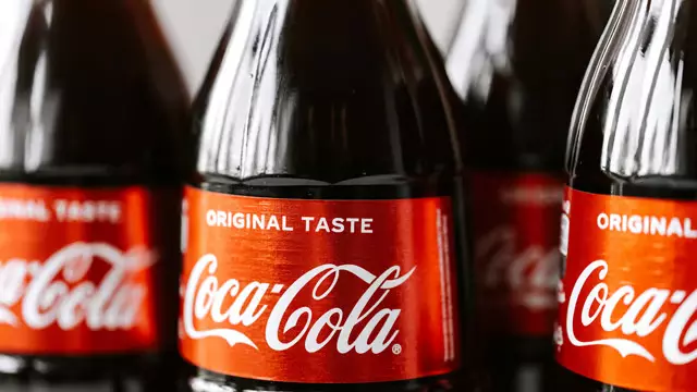 Coca-Cola बॉटलिंग इकाई एचसीसीबीएल की 40% हिस्सेदारी जुबिलैंट भारतीय समूह को बेचेगी Coca-Cola बॉटलिंग इकाई एचसीसीबीएल की 40% हिस्सेदारी जुबिलैंट भारतीय समूह को बेचेगी