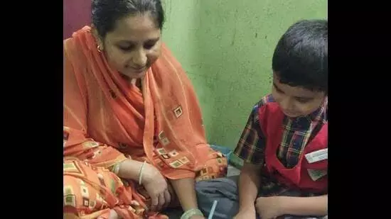 Adultos साक्षरता कार्यक्रम निरीक्षण योजना पर शिक्षकों में रोष Adultos साक्षरता कार्यक्रम निरीक्षण योजना पर शिक्षकों में रोष