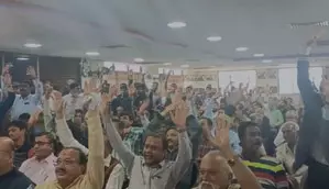 पाकिस्तान में जन्मे 55 परिवारों को मिली भारतीय नागरिकता, खुशी से झूमे पाकिस्तान में जन्मे 55 परिवारों को मिली भारतीय नागरिकता, खुशी से झूमे
