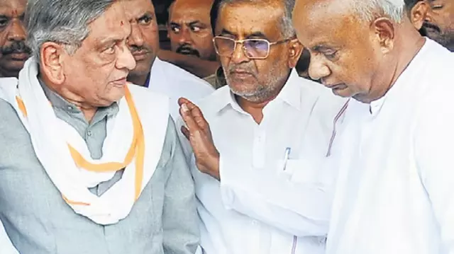 Parallel paths: एसएम कृष्णा, एचडी देवेगौड़ा की राजनीतिक यात्रा Parallel paths: एसएम कृष्णा, एचडी देवेगौड़ा की राजनीतिक यात्रा