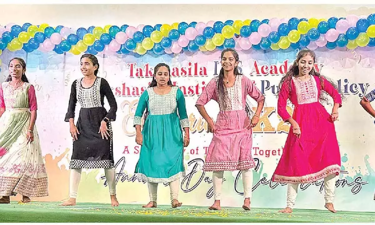 Andhra: तक्षशिला में वार्षिक दिवस मनाया गया Andhra: तक्षशिला में वार्षिक दिवस मनाया गया
