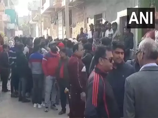 NIA ने जैश-ए-मोहम्मद के कट्टरपंथीकरण मामले में पांच राज्यों में 19 स्थानों पर छापे मारे NIA ने जैश-ए-मोहम्मद के कट्टरपंथीकरण मामले में पांच राज्यों में 19 स्थानों पर छापे मारे