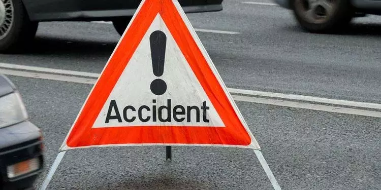 ब्रिटेन में सड़क दुर्घटना में भारतीय छात्र की मौत, 4 लोग घायल ब्रिटेन में सड़क दुर्घटना में भारतीय छात्र की मौत, 4 लोग घायल
