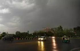 Mumbai का मौसम और आज का AQI Mumbai का मौसम और आज का AQI