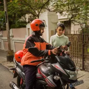 यात्रियों की सुरक्षा सुनिश्चित करने के लिए बाइक टैक्सियों की समीक्षा की जा रही Tamil Nadu minister यात्रियों की सुरक्षा सुनिश्चित करने के लिए बाइक टैक्सियों की समीक्षा की जा रही Tamil Nadu minister