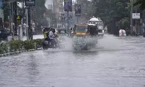 तमिलनाडु के कई जिलों में भारी बारिश की संभावना तमिलनाडु के कई जिलों में भारी बारिश की संभावना