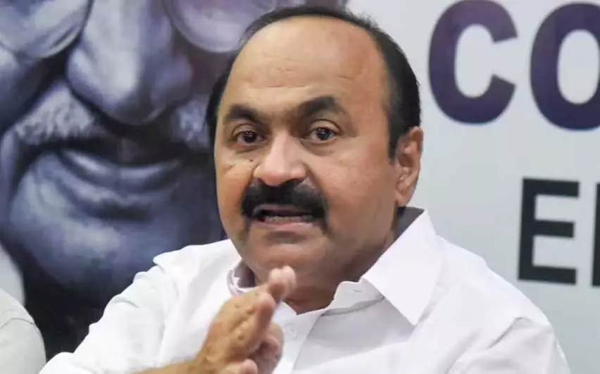 Kerala : मुख्यमंत्री के अपने गांव में लोकतंत्र खतरे में विपक्ष के नेता वीडी सतीशन Kerala : मुख्यमंत्री के अपने गांव में लोकतंत्र खतरे में विपक्ष के नेता वीडी सतीशन