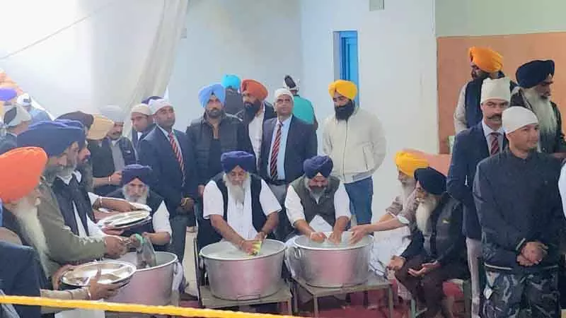 Sukhbir Badal ने 10 दिन की धार्मिक सजा पूरी की Sukhbir Badal ने 10 दिन की धार्मिक सजा पूरी की