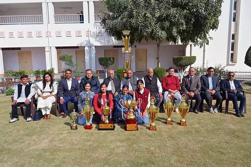 Haryana : कैथल कॉलेज ने विद्यार्थियों का सम्मान किया Haryana : कैथल कॉलेज ने विद्यार्थियों का सम्मान किया
