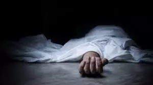 Kanpur: पुलिसकर्मी की थाने में संदिग्ध परिस्थितियों में मौत, हार्ट अटैक की आशंका Kanpur: पुलिसकर्मी की थाने में संदिग्ध परिस्थितियों में मौत, हार्ट अटैक की आशंका