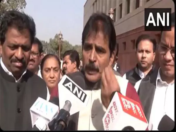 अडानी मुद्दे से ध्यान भटकाने के लिए सत्ता पक्ष झूठे आरोप लगा रहा है: KC Venugopal अडानी मुद्दे से ध्यान भटकाने के लिए सत्ता पक्ष झूठे आरोप लगा रहा है: KC Venugopal