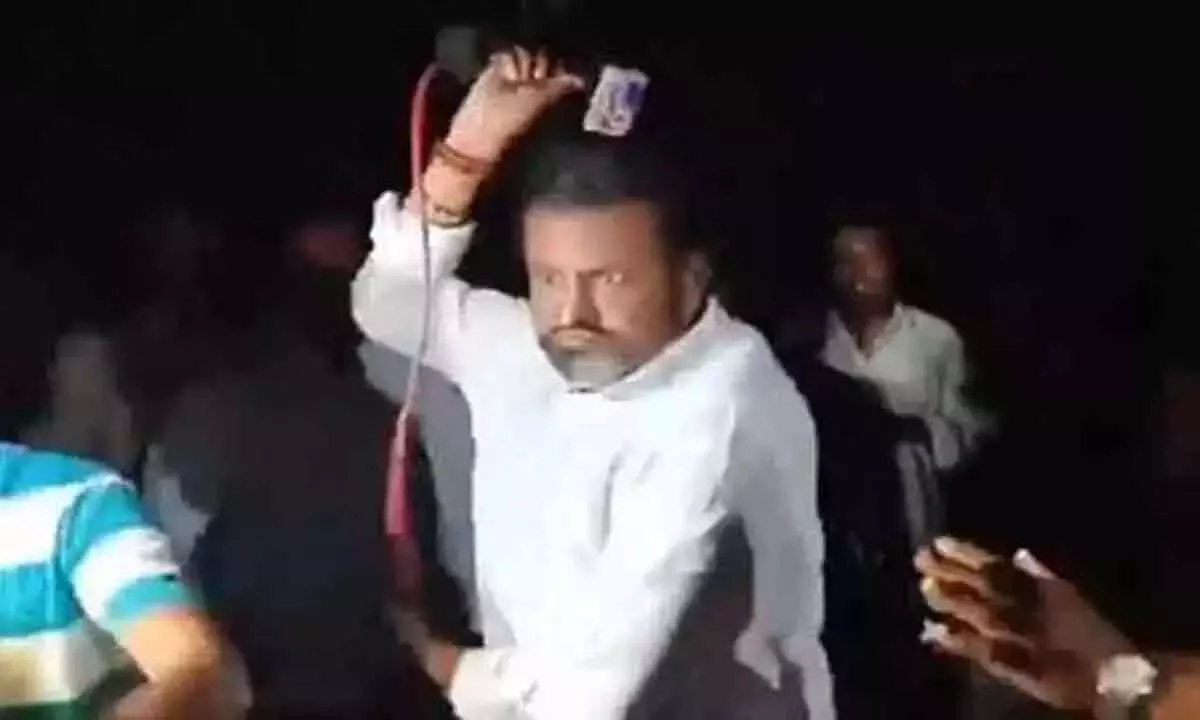 Telangana: मोहन बाबू द्वारा पत्रकारों पर हमला अमानवीय कृत्य Telangana: मोहन बाबू द्वारा पत्रकारों पर हमला अमानवीय कृत्य