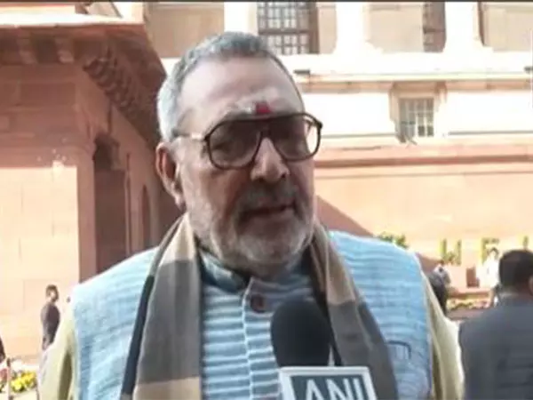 गिरिराज सिंह ने VHP के कार्यक्रम में दिए गए भाषण का किया समर्थन गिरिराज सिंह ने VHP के कार्यक्रम में दिए गए भाषण का किया समर्थन