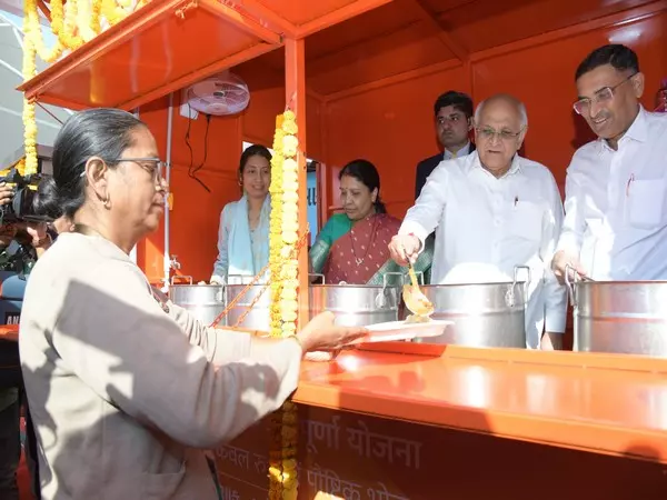 मुख्यमंत्री Bhupendra Patel ने अहमदाबाद में श्रमिक सविखा केंद्र का किया शुभारंभ मुख्यमंत्री Bhupendra Patel ने अहमदाबाद में श्रमिक सविखा केंद्र का किया शुभारंभ