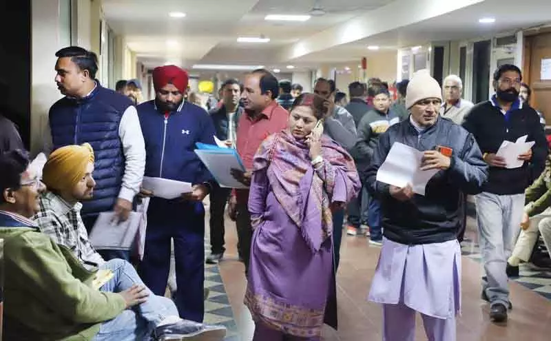 उलटफेर के बाद AAP ने 85 उम्मीदवारों के नाम घोषित किए उलटफेर के बाद AAP ने 85 उम्मीदवारों के नाम घोषित किए