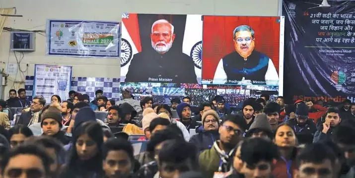 प्रधानमंत्री मोदी ने NIT श्रीनगर के कार्यक्रम में नवप्रवर्तकों की सराहना की प्रधानमंत्री मोदी ने NIT श्रीनगर के कार्यक्रम में नवप्रवर्तकों की सराहना की