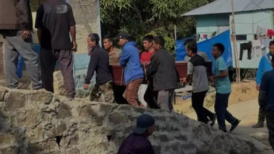 Mizoram : आइजोल के पास शिकार के दौरान गलती से चली गोली से एक व्यक्ति की मौत Mizoram : आइजोल के पास शिकार के दौरान गलती से चली गोली से एक व्यक्ति की मौत