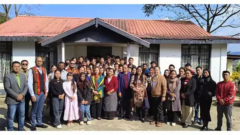 Nagaland : अमेरिकी मंत्री काउंसलर ने नागालैंड विश्वविद्यालय कोहिमा परिसर का दौरा किया Nagaland : अमेरिकी मंत्री काउंसलर ने नागालैंड विश्वविद्यालय कोहिमा परिसर का दौरा किया