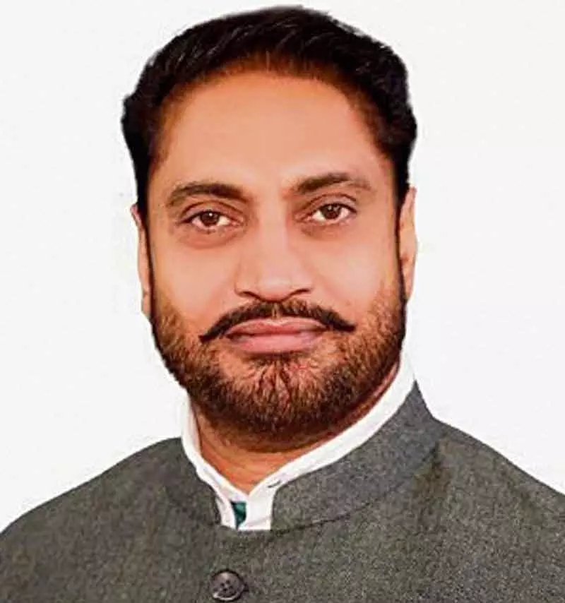 Chandigarh: निवासियों से रात में फुटपाथ पर वाहन न पार्क करने को कहा गया Chandigarh: निवासियों से रात में फुटपाथ पर वाहन न पार्क करने को कहा गया