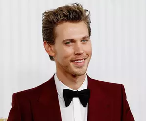Austin Butler अमेरिकन साइको में क्रिश्चियन बेल की प्रतिष्ठित भूमिका को फिर से निभाएंगे Austin Butler अमेरिकन साइको में क्रिश्चियन बेल की प्रतिष्ठित भूमिका को फिर से निभाएंगे