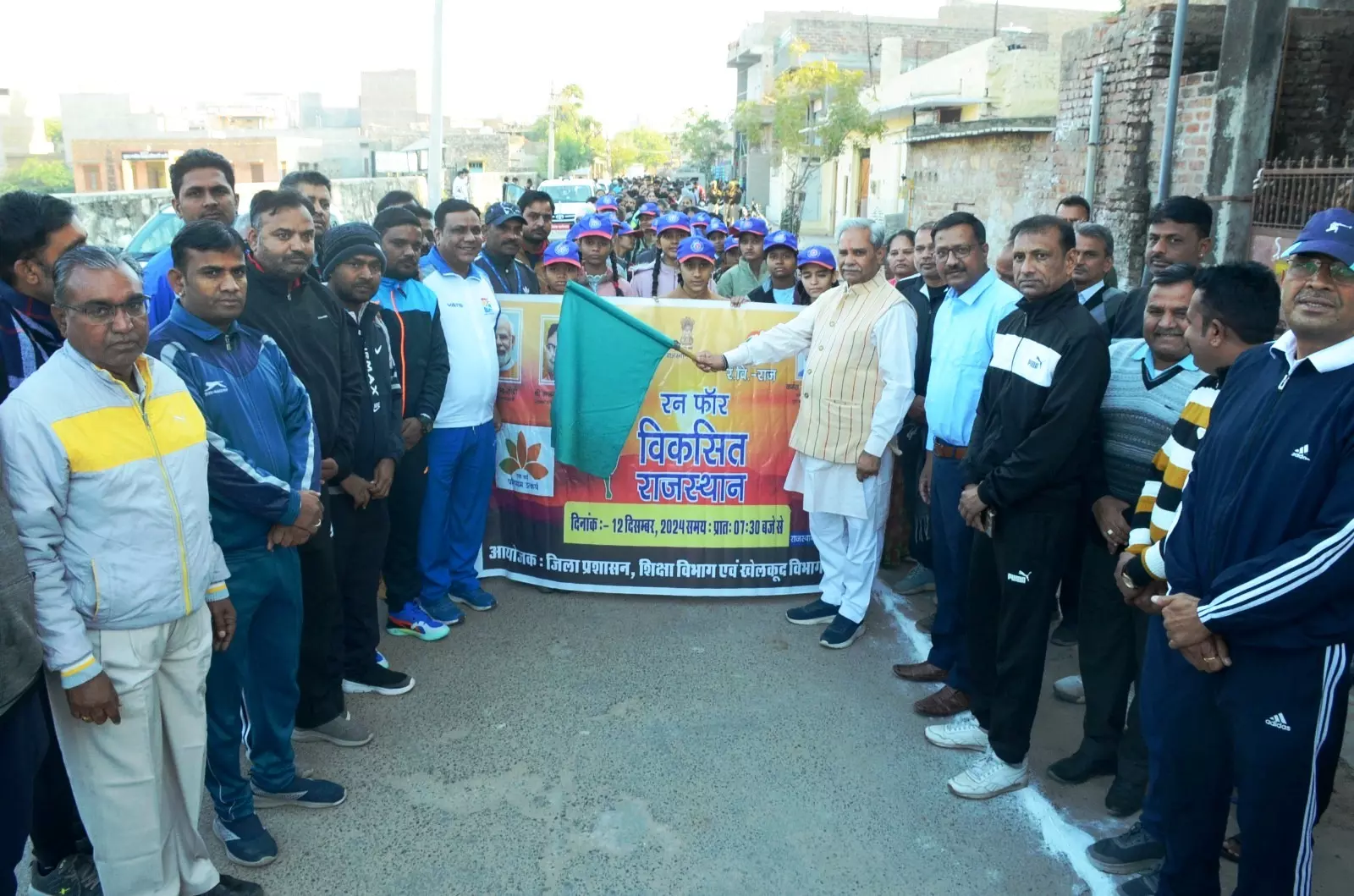 Jalore: मुख्य सचेतक जोगेश्वर गर्ग ने हरी झंडी दिखाकर किया रैली को रवाना Jalore: मुख्य सचेतक जोगेश्वर गर्ग ने हरी झंडी दिखाकर किया रैली को रवाना