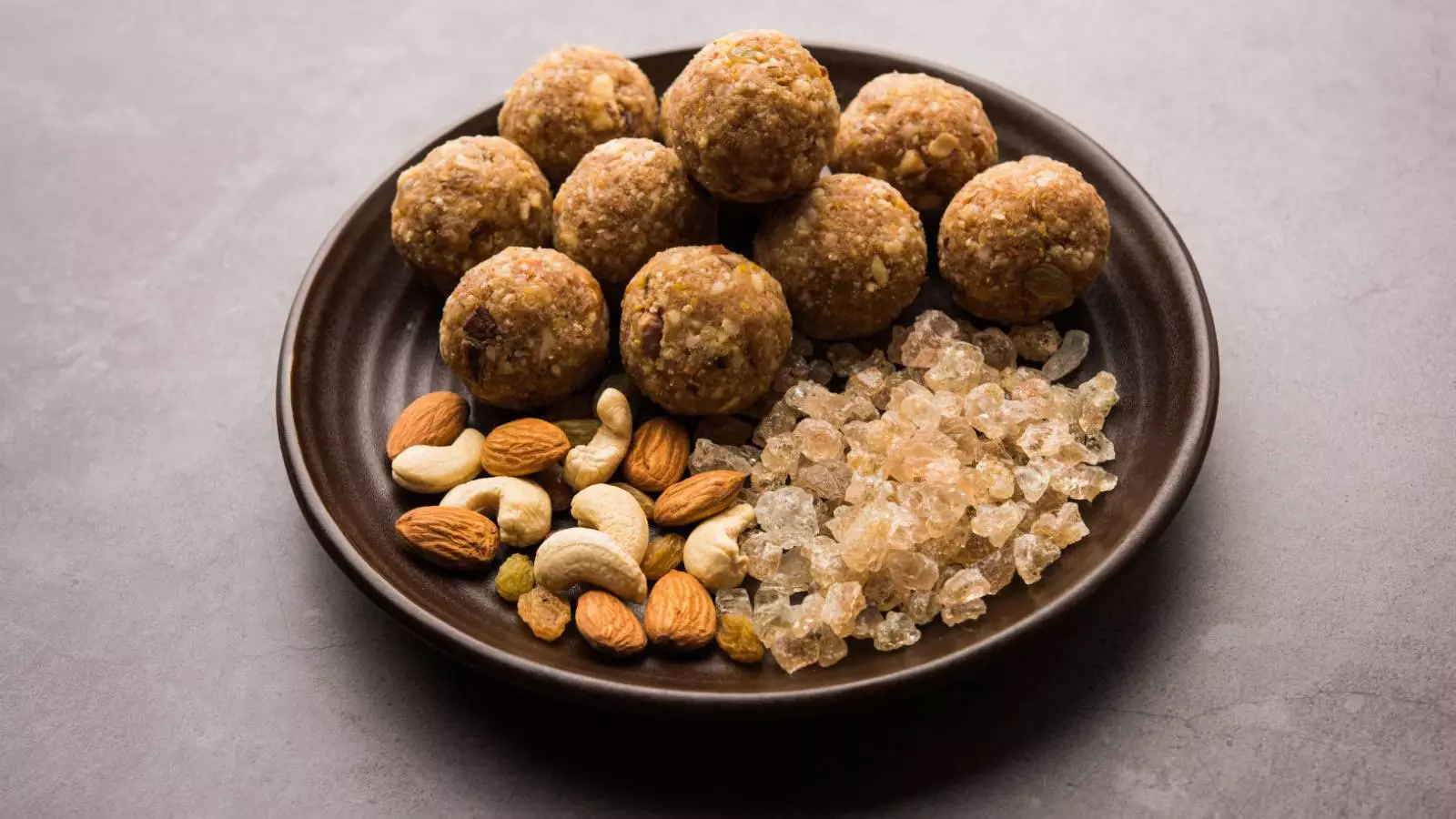 गोंद के लड्डू रेसिपी गोंद के लड्डू रेसिपी