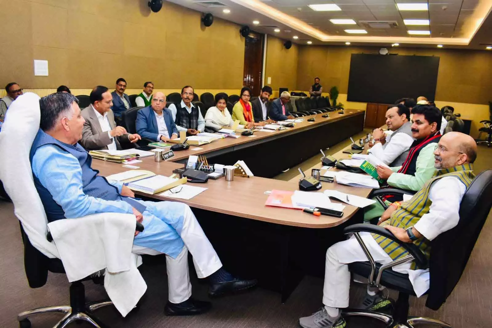 Chandigarh: सड़क सुरक्षा से जुड़ी शिकायतों पर पैनल बैठक में विचार Chandigarh: सड़क सुरक्षा से जुड़ी शिकायतों पर पैनल बैठक में विचार