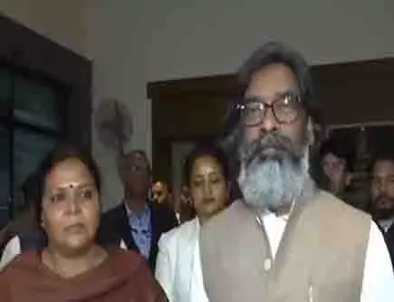 CM सोरेन ने एक राष्ट्र एक चुनाव पर भाजपा पर निशाना साधते हुए कहा, यह उनका अपना एजेंडा CM सोरेन ने एक राष्ट्र एक चुनाव पर भाजपा पर निशाना साधते हुए कहा, यह उनका अपना एजेंडा