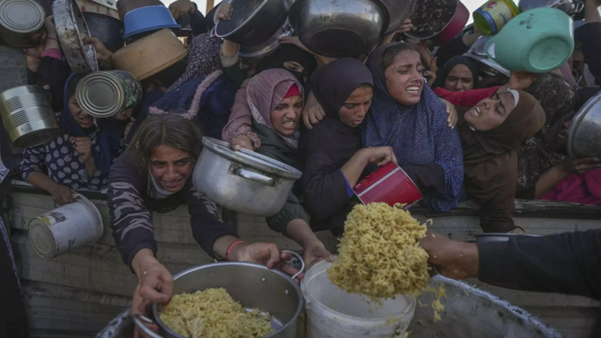Gaza पर इजरायली हमलों में बच्चों सहित कम से कम 33 लोग मारे गए Gaza पर इजरायली हमलों में बच्चों सहित कम से कम 33 लोग मारे गए