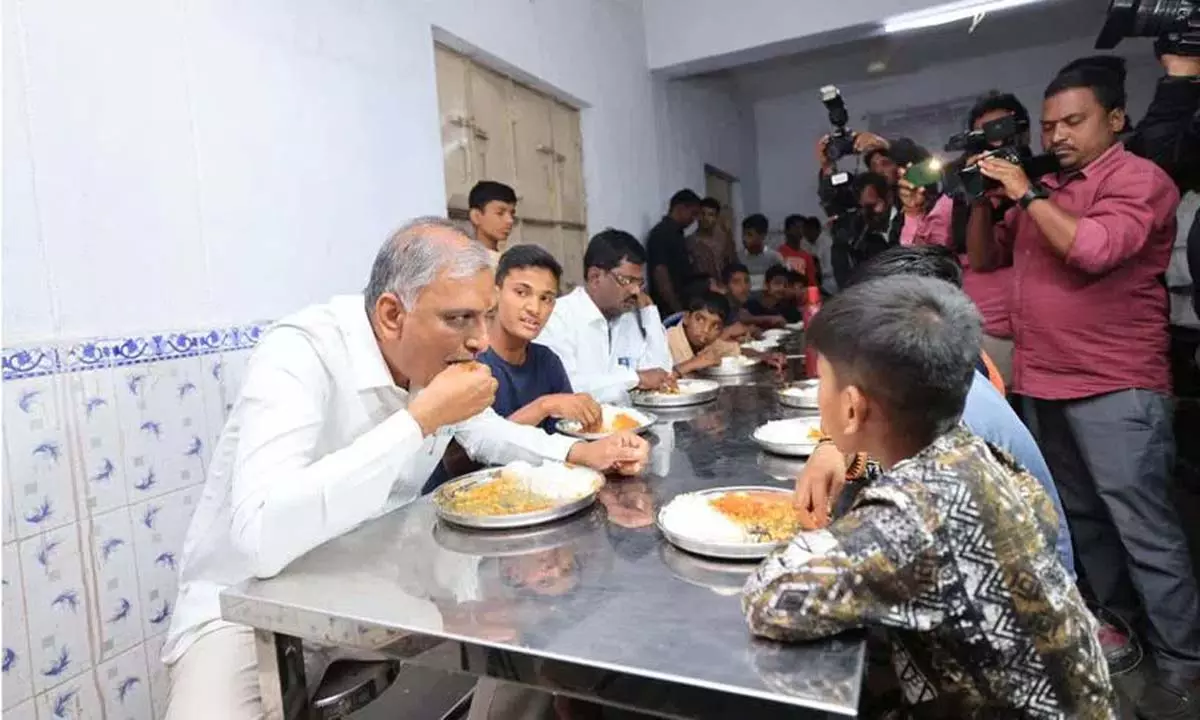 Mess बिल छह महीने से लंबित, हरीश राव Mess बिल छह महीने से लंबित, हरीश राव