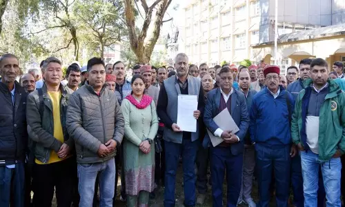 Himachal: एफआरए के तहत भूमि आवंटन में देरी के खिलाफ विरोध प्रदर्शन Himachal: एफआरए के तहत भूमि आवंटन में देरी के खिलाफ विरोध प्रदर्शन
