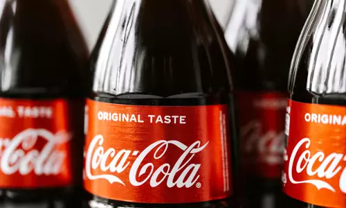 Coca-Cola बॉटलिंग इकाई एचसीसीबीएल की 40% हिस्सेदारी जुबिलैंट भारतीय समूह को बेचेगी