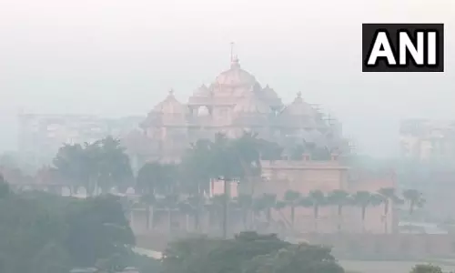 दिल्ली में शीतलहर, तापमान 4 डिग्री सेल्सियस
