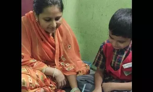 Adultos साक्षरता कार्यक्रम निरीक्षण योजना पर शिक्षकों में रोष