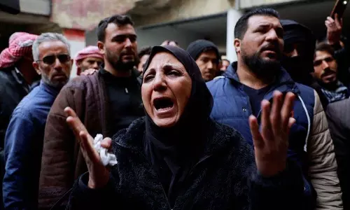Syria में असद के शासन के दौरान बंदियों को प्रताड़ित करने वालों को दंडित किया