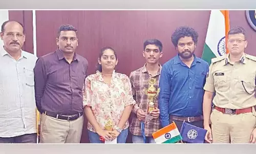Telangana: सीपी ने शतरंज चैंपियन को बधाई दी