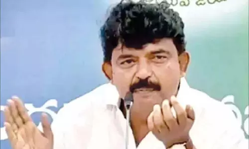 Andhra: पेर्नी नानी के गोदाम से 90 लाख रुपये का पीडीएस चावल गायब Andhra: पेर्नी नानी के गोदाम से 90 लाख रुपये का पीडीएस चावल गायब