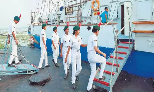 Kochi: एनसीसी केरल के 30 कैडेट तटीय नौकायन अभियान पर रवाना Kochi: एनसीसी केरल के 30 कैडेट तटीय नौकायन अभियान पर रवाना
