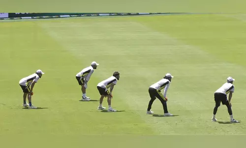 भारतीय टीम Border-Gavaskar Trophy के तीसरे टेस्ट से पहले गाबा में तैयारी करती हुई