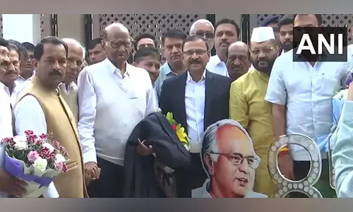 NCP-SCP chief के 84वें जन्मदिन पर शरद पवार के घर पहुंचे अजित पवार, प्रफुल्ल पटेल और अन्य नेता