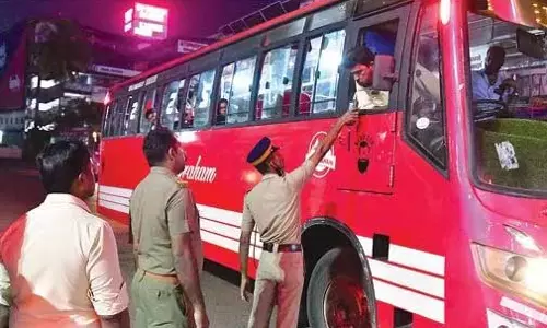 Kerala : कोझिकोड में 788 यातायात उल्लंघन उजागर हुए Kerala : कोझिकोड में 788 यातायात उल्लंघन उजागर हुए