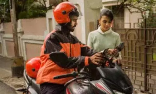 यात्रियों की सुरक्षा सुनिश्चित करने के लिए बाइक टैक्सियों की समीक्षा की जा रही Tamil Nadu minister