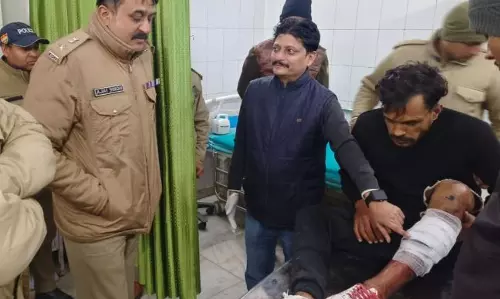 Dehradun: मांडूवाला में चेकिंग के दौरान पुलिस और बदमाश के बीच मुठभेड़, एक के पैर में लगी गोली