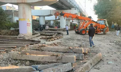 Haryana : रेलवे ने एलिवेटेड ट्रैक के नीचे से लाइनें हटाने का काम फिर शुरू Haryana : रेलवे ने एलिवेटेड ट्रैक के नीचे से लाइनें हटाने का काम फिर शुरू