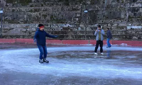 Shimla क्लब में स्केटिंग शुरू Shimla क्लब में स्केटिंग शुरू