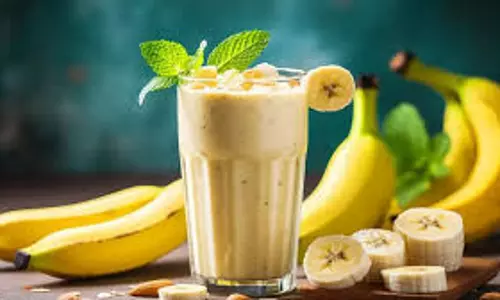 Try करें बनाना स्मूदी, नोट करें आसान रेसिपी