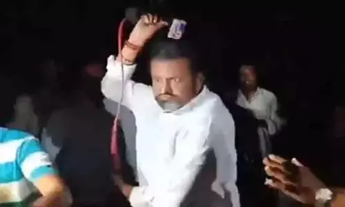 Telangana: मोहन बाबू द्वारा पत्रकारों पर हमला अमानवीय कृत्य Telangana: मोहन बाबू द्वारा पत्रकारों पर हमला अमानवीय कृत्य