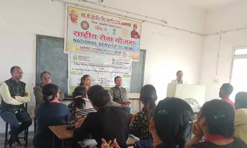 लघु उद्योग कर आप आत्मनिर्भर बन सकते हैं : डॉ मनेंद्र मेहता लघु उद्योग कर आप आत्मनिर्भर बन सकते हैं : डॉ मनेंद्र मेहता